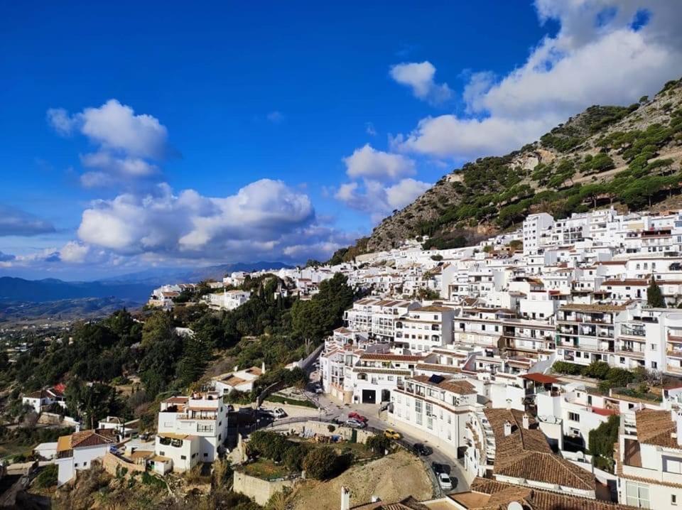 El Paraiso, Apartamento En Mijas Pueblo Con Bonitas Vistas A La Costa Y Con Piscina Exterior photo